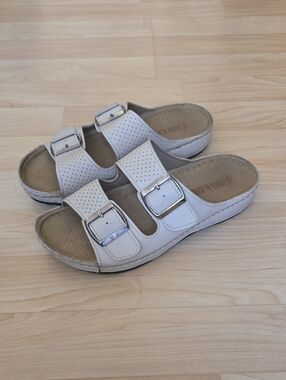 Rima & Joudi Women Cream Double Buckle Comfortable Slip On Sandals Size 8
